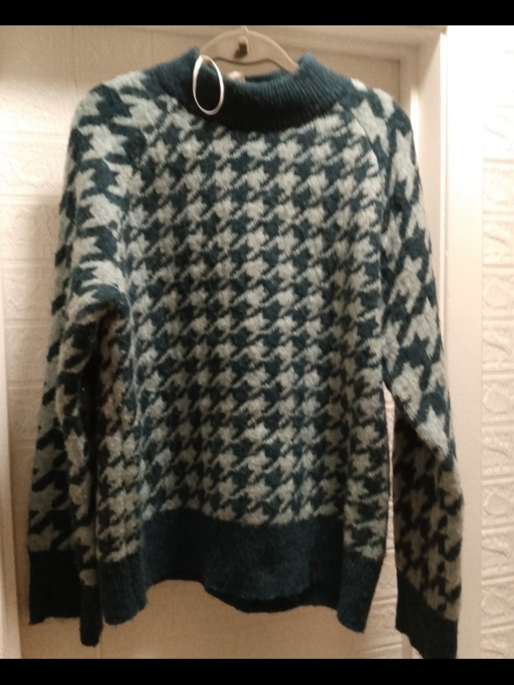 Women's Teal and Cream Houndstooth Turtleneck Sweater